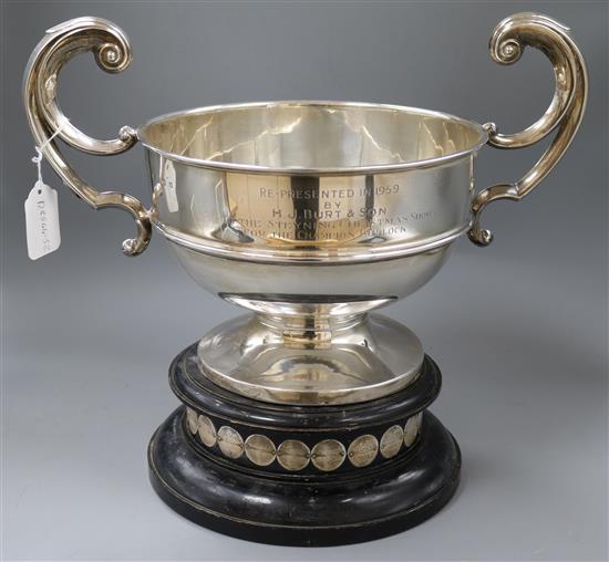 A George V silver two handled presentation trophy bowl, Robert William Jay, Birmingham, 1931, 42 oz.